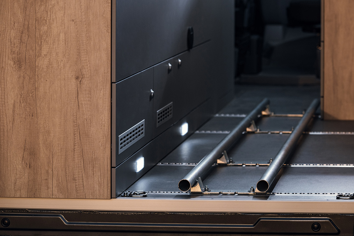 Bodenhalterung für dein Motorrad im Camper