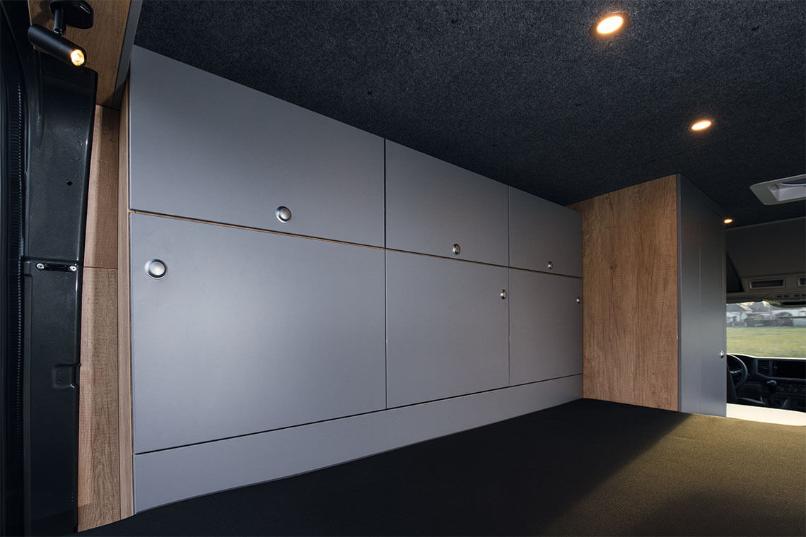 Viel Stauraum für die Reise in deinem individuellen Camper